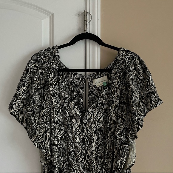 ‘Anthropologie Short Sleeved Jumpsuit - Picture 2 of 4